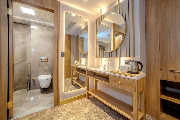 Imagen de la habitación del Hotel Lions Royal. Foto 19