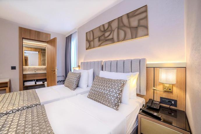 Imagen de la habitación del Hotel Lions Royal. Foto 20