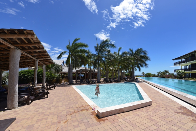 Imagen de la piscina del Hotel Lionsdive Beach Resort. Foto 15