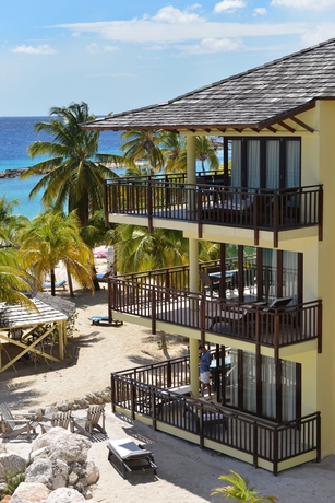 Imagen de la habitación del Hotel Lionsdive Beach Resort. Foto 7