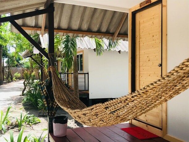 Imagen de la habitación del Hotel Lipe Garden Beach Resort. Foto 27