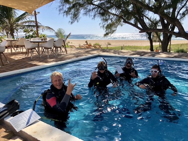 Imagen de la piscina del Hotel Liquid Dive Adventures. Foto 19