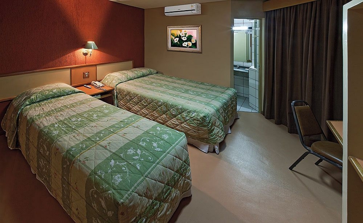 Imagen de la habitación del Hotel Lira. Foto 8