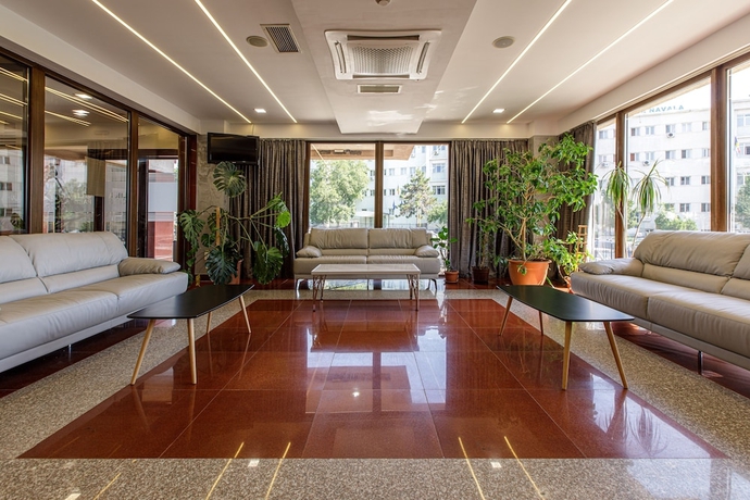 Imagen de los interiores del Hotel Lira Pacific. Foto 11