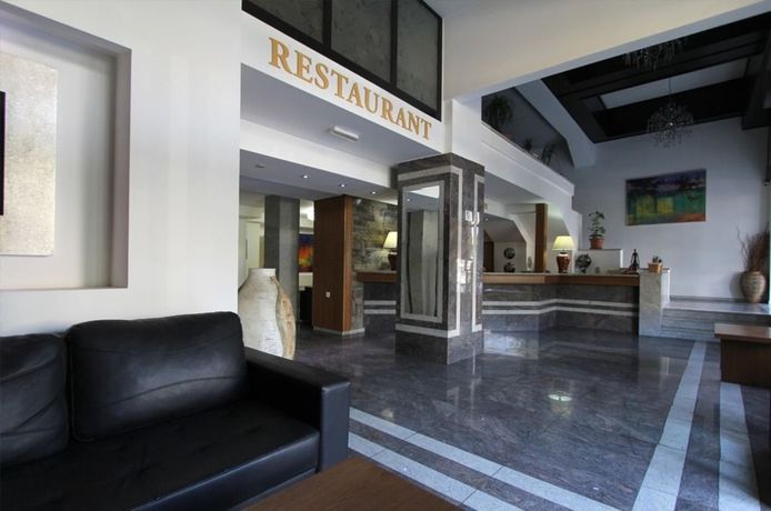Imagen de la habitación del Hotel Lirak. Foto 4
