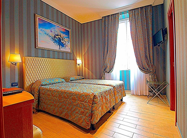 Imagen de los exteriores del Hotel Lirico. Foto 8