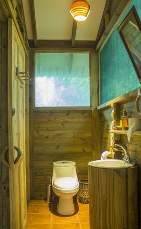 Imagen de la habitación del Hotel Lirio Lodge. Foto 6