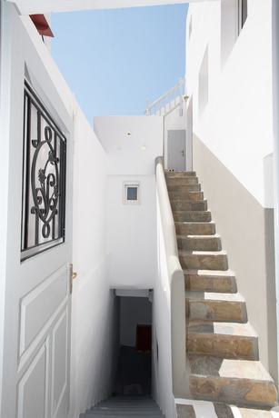 Imagen de los interiores del Hotel Lirous Studios. Foto 20