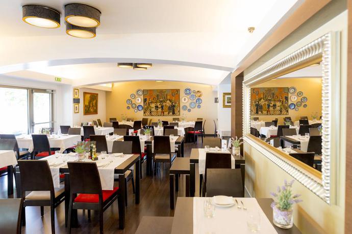 Imagen del bar/restaurante del Hotel Lis Batalha. Foto 3