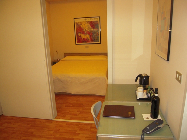 Imagen de la habitación del Hotel Lis. Foto 4