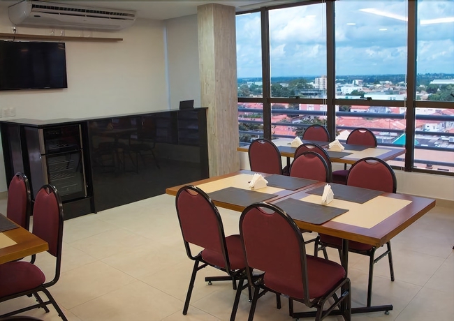 Imagen del bar/restaurante del Hotel Lis, Teresina. Foto 2