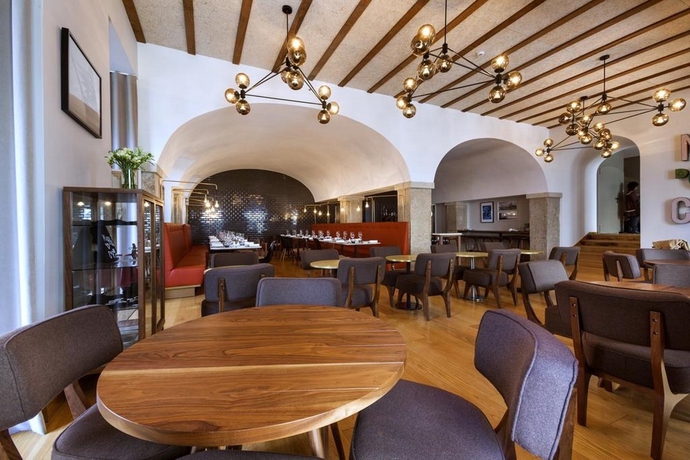 Imagen general del Hotel Lisboa Carmo. Foto 8