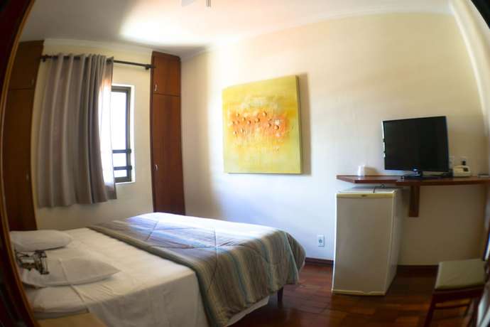 Imagen de la habitación del Hotel Lisboa, Po&ccedil;os de Caldas. Foto 9