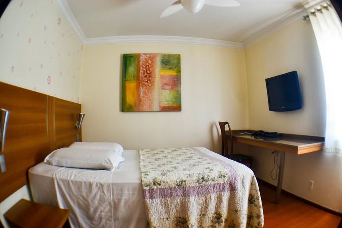 Imagen de la habitación del Hotel Lisboa, Po&ccedil;os de Caldas. Foto 11