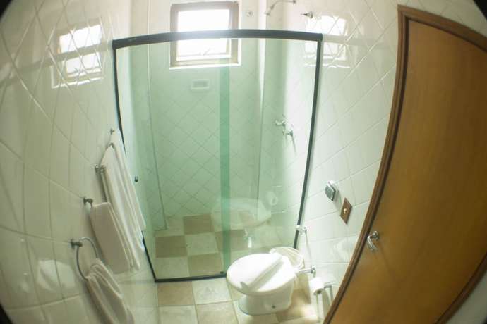 Imagen de la habitación del Hotel Lisboa, Po&ccedil;os de Caldas. Foto 13