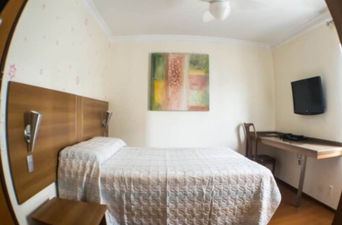 Imagen de la habitación del Hotel Lisboa, Po&ccedil;os de Caldas. Foto 14