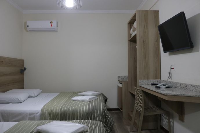 Imagen de la habitación del Hotel Lisboa, Po&ccedil;os de Caldas. Foto 15