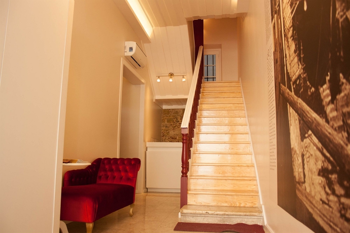 Imagen de los interiores del Hotel Lisbon Arsenal Suites. Foto 10