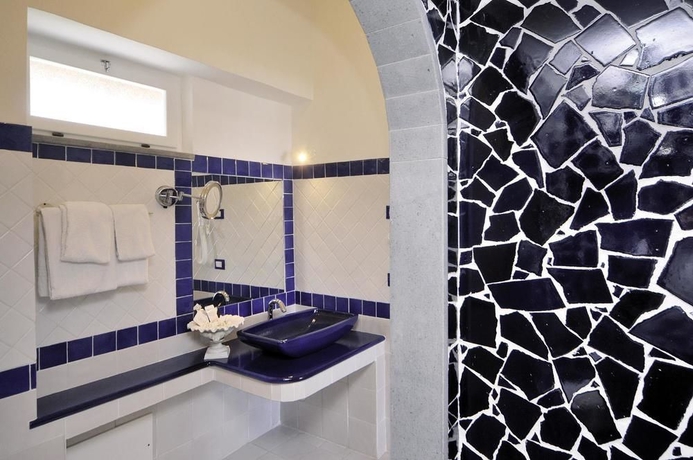 Imagen de la habitación del Hotel Lisca Bianca. Foto 10