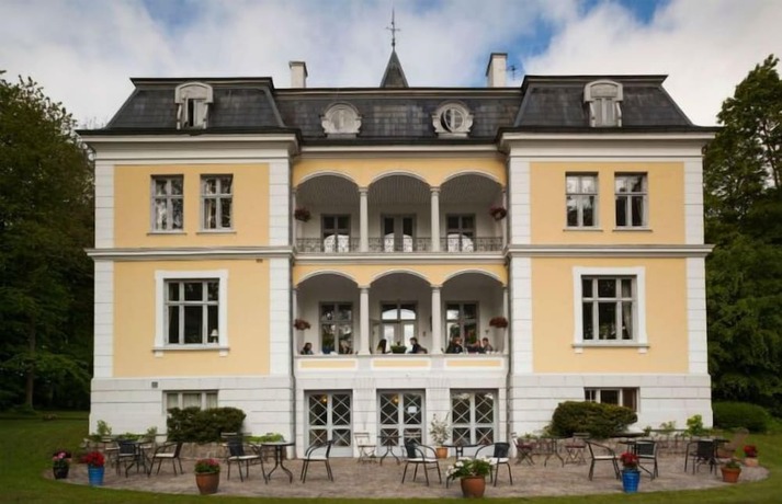 Imagen del bar/restaurante del Hotel Liselund Ny Slot. Foto 15