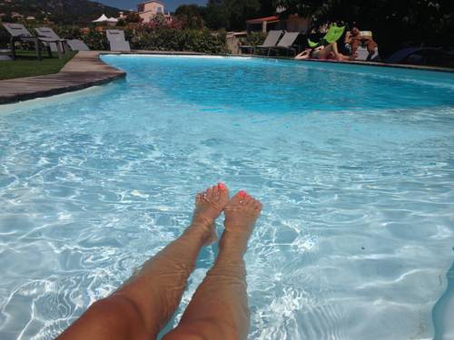 Imagen de la piscina del Hotel L'isolella. Foto 4
