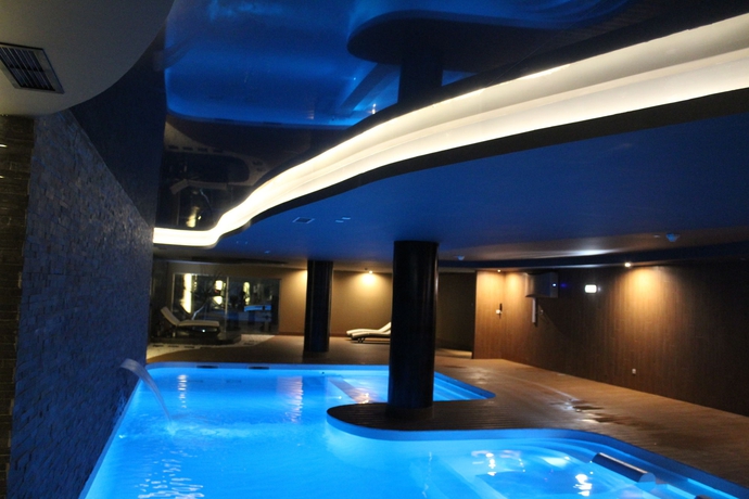 Imagen de la piscina del Hotel Lisotel. Foto 16