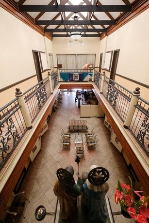 Imagen de los interiores del Hotel Lispher Inn. Foto 26