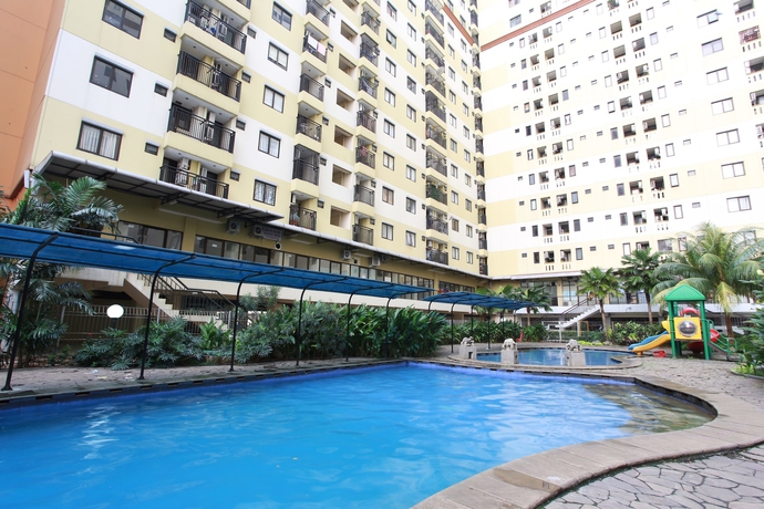 Imagen de la piscina del Hotel Literooms At Kebagusan City. Foto 18