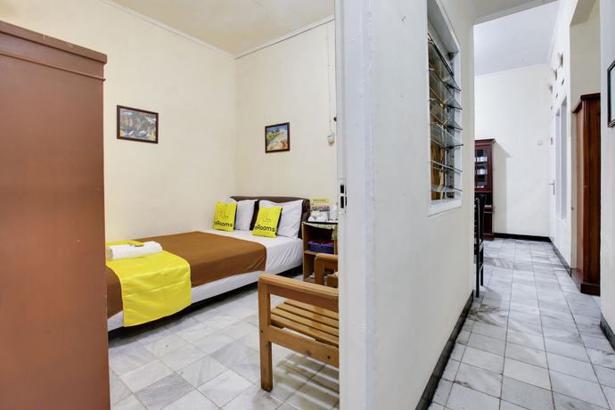 Imagen de la habitación del Hotel Literooms Kebun Raya Bogor. Foto 5
