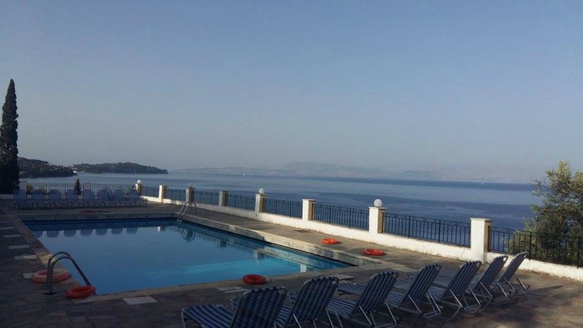 Imagen de la piscina del Hotel Litharia Apartments Corfu By Checkin. Foto 12