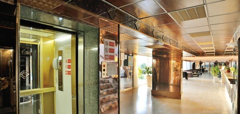 Imagen de los interiores del Hotel Lito. Foto 9