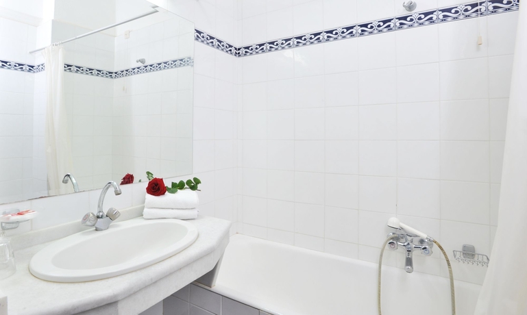 Imagen de la habitación del Hotel Lito. Foto 6