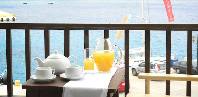 Imagen del bar/restaurante del Hotel Lito, Tinos. Foto 2