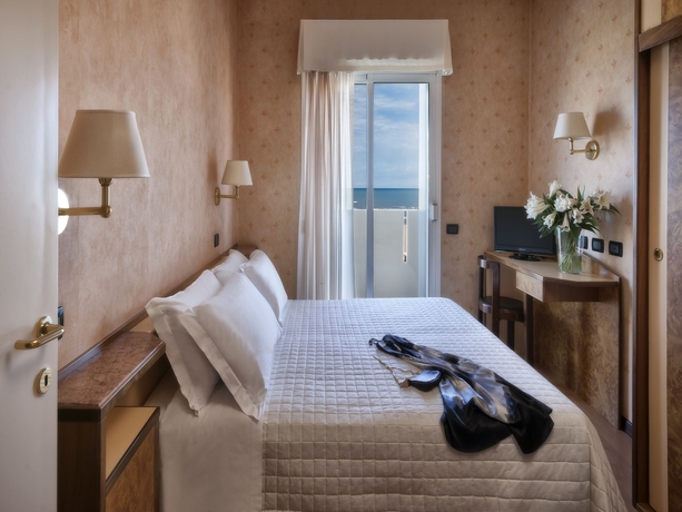 Imagen de la habitación del Hotel Litoraneo Suite. Foto 9