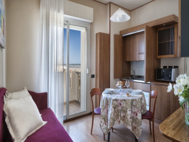 Imagen de la habitación del Hotel Litoraneo Suite. Foto 10