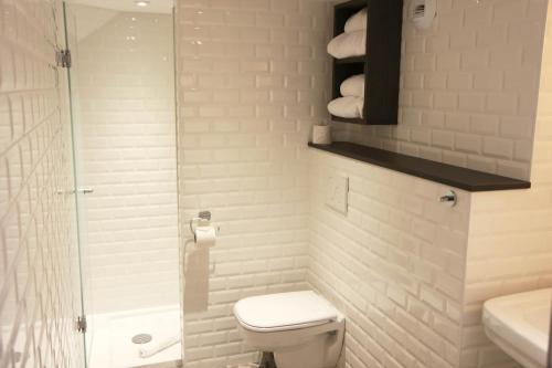 Imagen de la habitación del Hotel Litteraire Marcel Ayme, BW Premier Collection. Foto 10