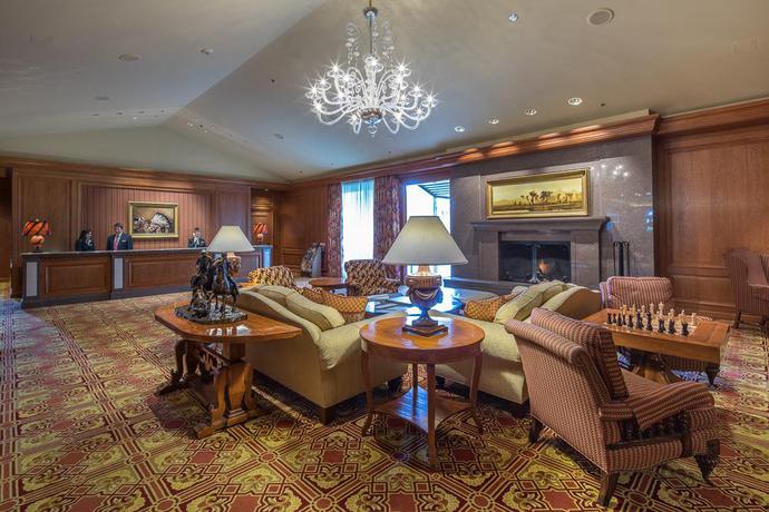 Imagen del bar/restaurante del Hotel Little America Cheyenne. Foto 4