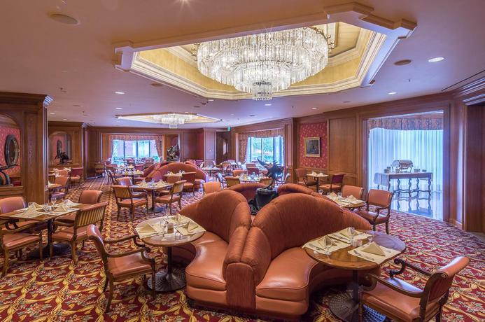 Imagen del bar/restaurante del Hotel Little America Cheyenne. Foto 5