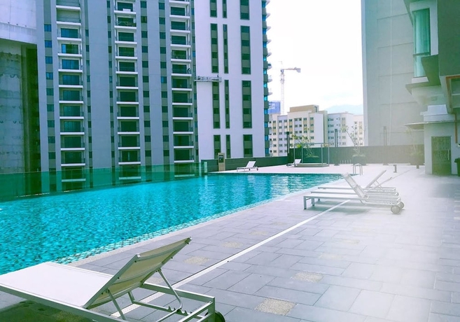 Imagen de la piscina del Hotel Little Cabin Sunrise Seaview Studio. Foto 19