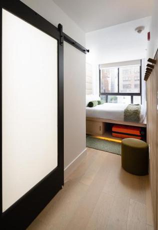 Imagen de la habitación del Hotel Little Charlie. Foto 12