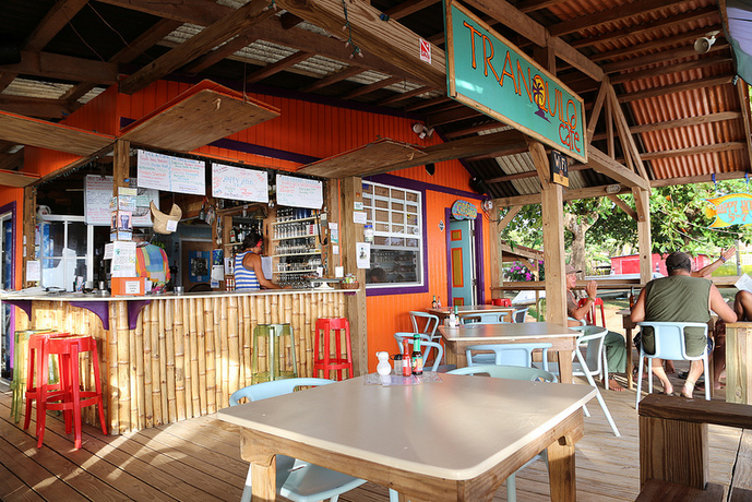 Imagen del bar/restaurante del Hotel Little Corn Beach and Bungalow. Foto 2