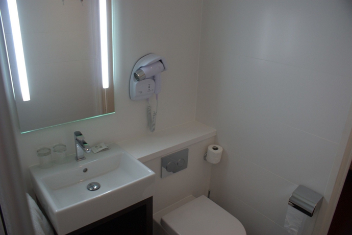Imagen de la habitación del Hotel Little, Gare du Nord. Foto 11