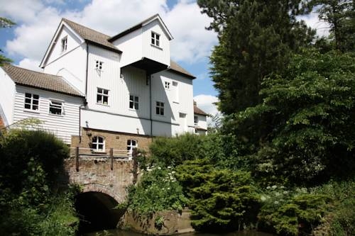 Imagen de los exteriores del Hotel Little Hallingbury Mill. Foto 10