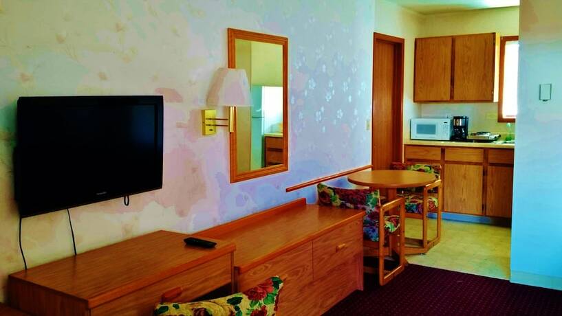 Imagen de la habitación del Hotel Little HiltInns EGM. Foto 13