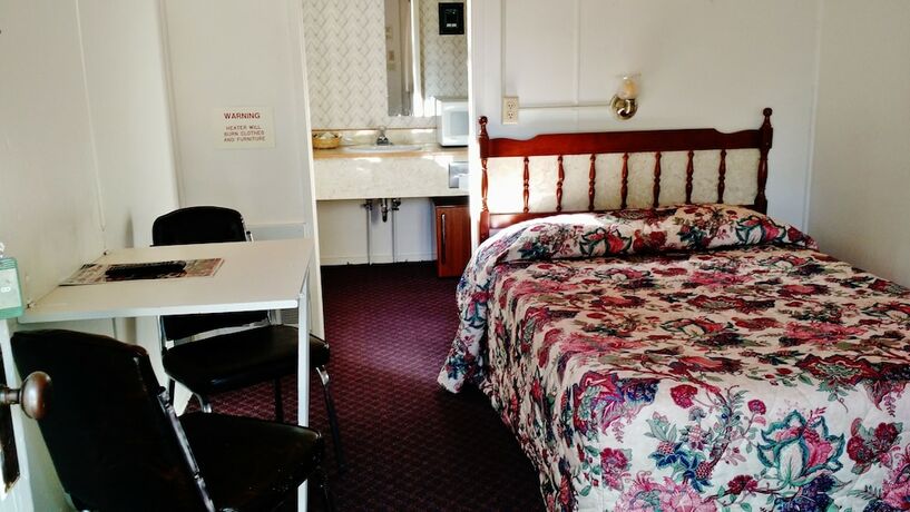 Imagen de la habitación del Hotel Little HiltInns EGM. Foto 14