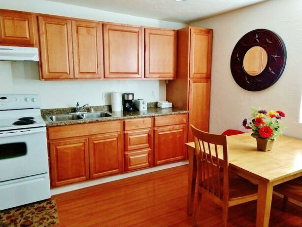 Imagen general del Hotel Little HiltInns EGM. Foto 10