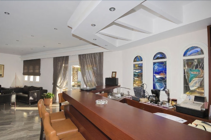 Imagen de los interiores del Hotel Little Inn. Foto 9