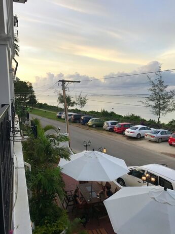 Imagen de la habitación del Hotel Little Italy. Foto 17