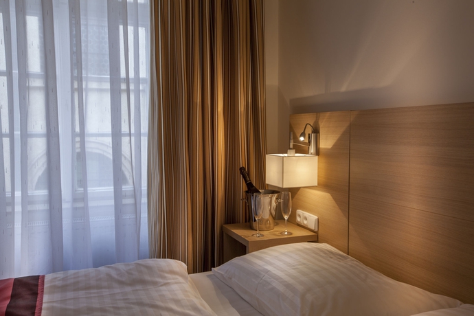 Imagen de la habitación del Hotel Little King U Malvaze. Foto 6