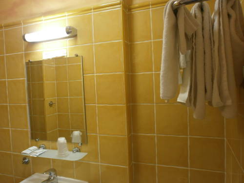 Imagen de la habitación del Hotel Little Palace, Toulon. Foto 5